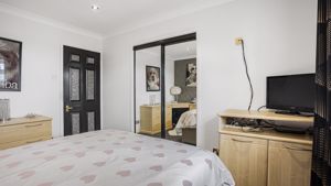 Photo 11- click for photo gallery